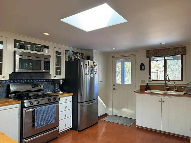 1921 Fort Union Dr — Photo 5