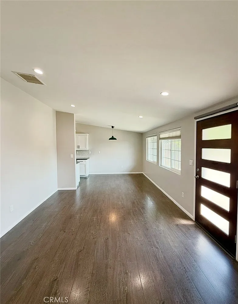 3 bed, 1.5 bath, 1025 sqft, $3,595 — Photo 2
