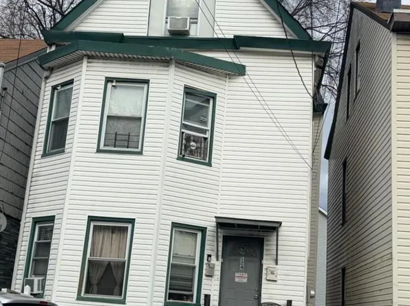 124 E Main St, Paterson City, NJ 07522