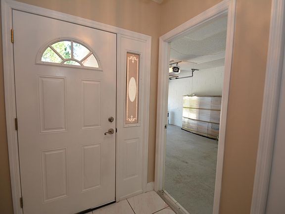 3rd image of 19 Flemingwood Ln #B