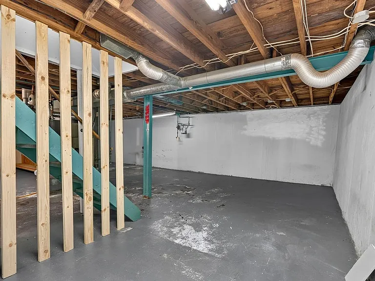 10328 Dudley Dr — Photo 31