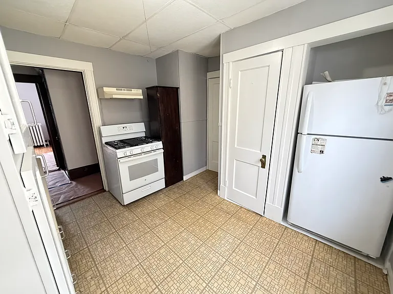 84 Charlesbank Rd — Photo 9