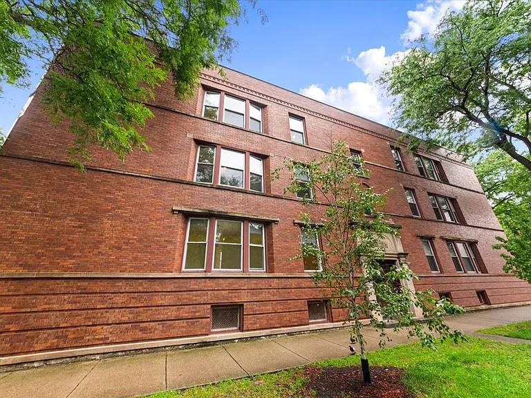 1353 W Catalpa Ave #1 — Photo 1