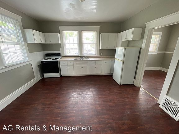 5th image of 1420 Cass St #A