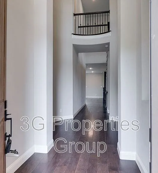 3521 Camden Ct — Photo 3