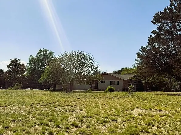 176 Doris Dr, Kerrville, TX 78028