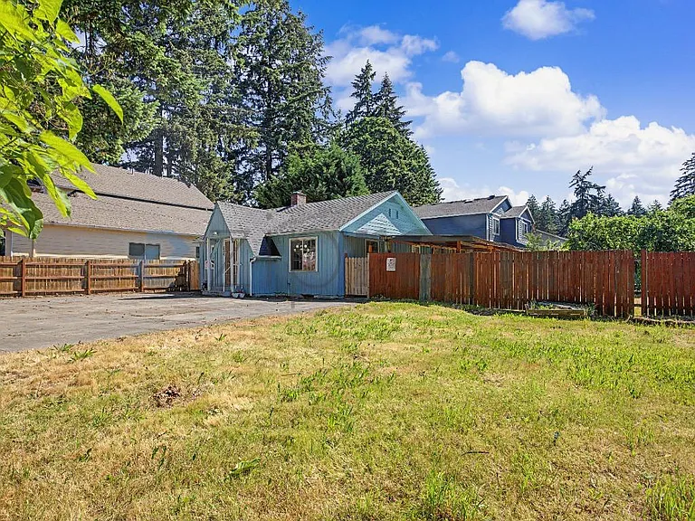 226 NE 157th Ave — Photo 3