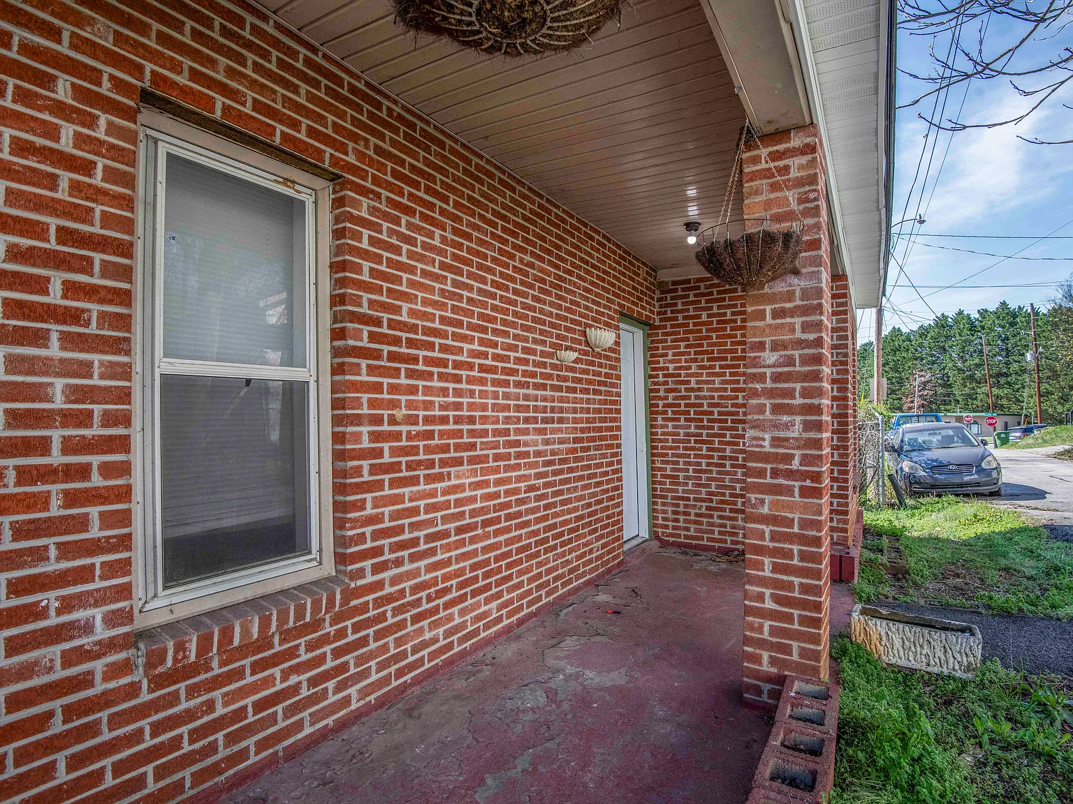 3 bed, 948 sqft, $1,695 — Photo 3