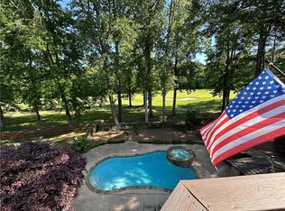 2555 The Fifth Fairway, Roswell, GA 30076