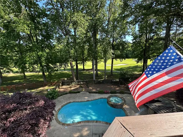 2555 The Fifth Fairway, Roswell, GA 30076
