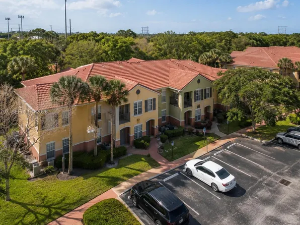10294 Fox Trail Rd S APT 704, West Palm Beach, FL 33411