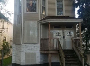 8048 S Escanaba Ave, Chicago, IL 60617