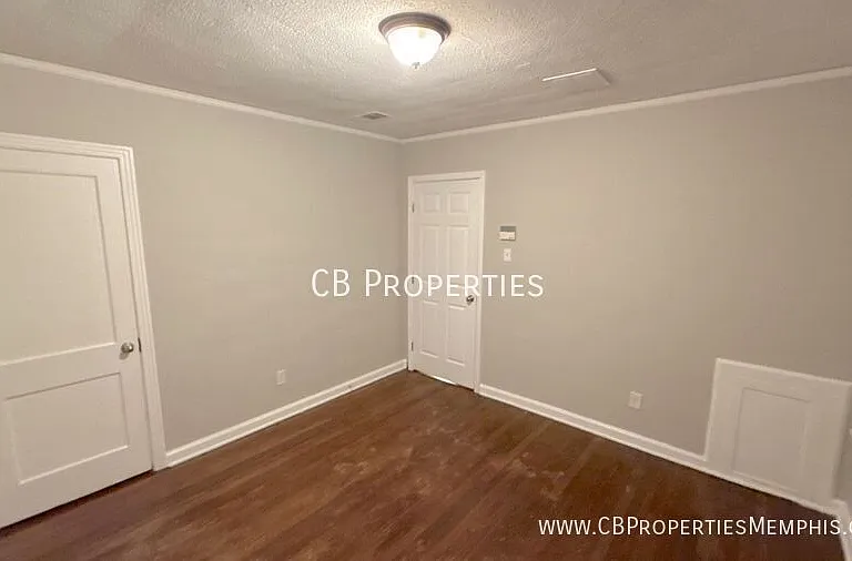 2370 Larose Ave — Photo 4