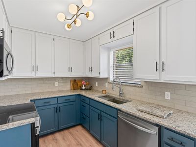 900 Hollow Creek Rd, Burleson, TX, 76028