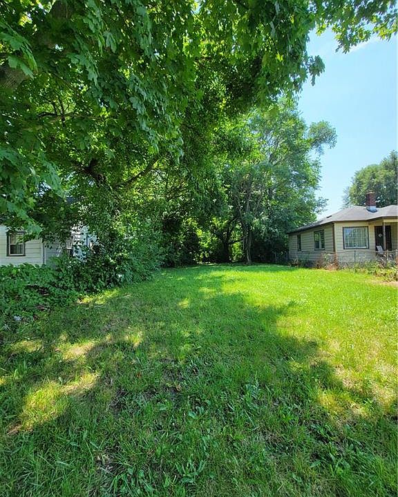 1st image of 1915 Millersville Dr