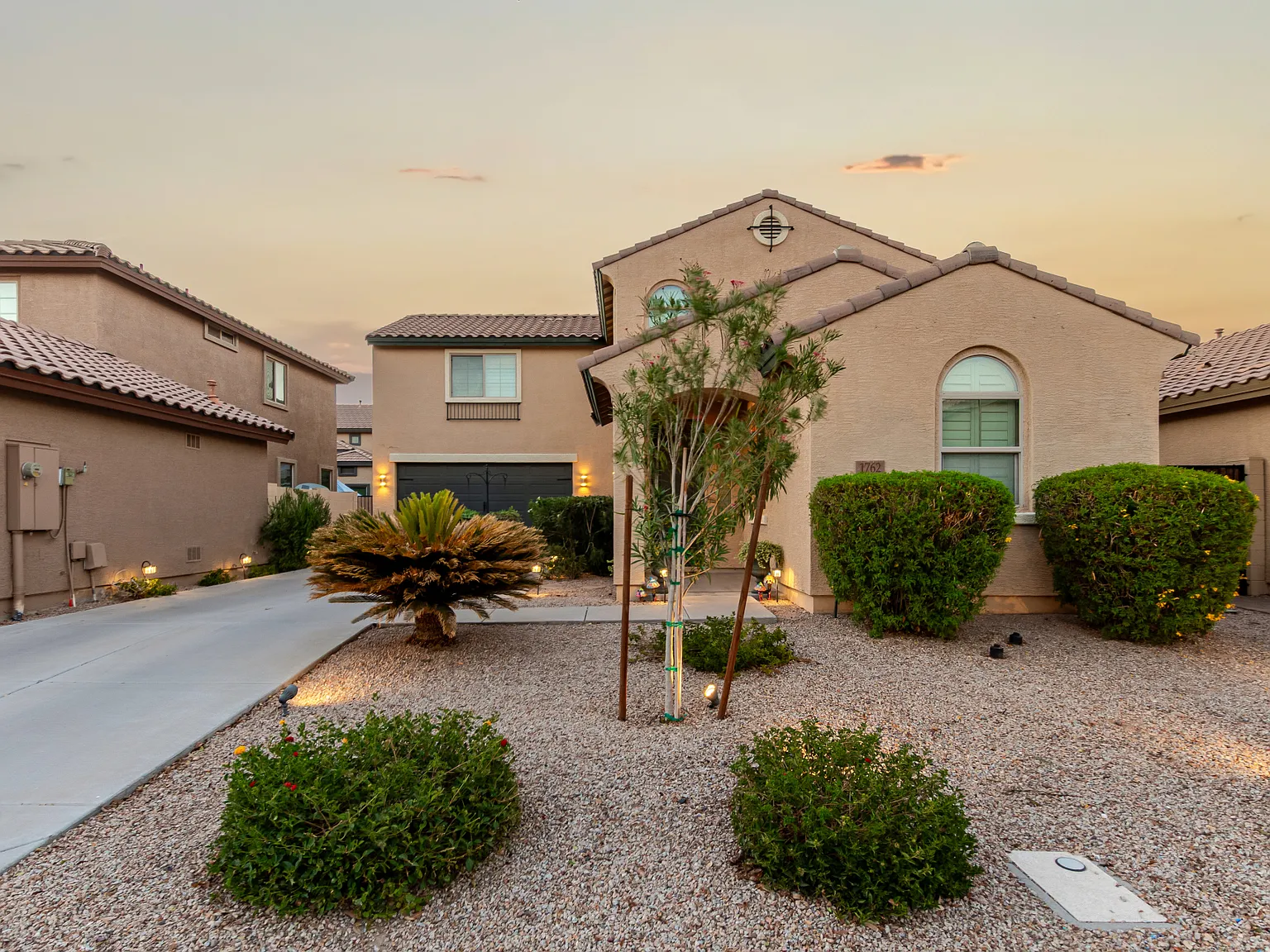 4 bed, 2096 sqft, $2,799 — Photo 3