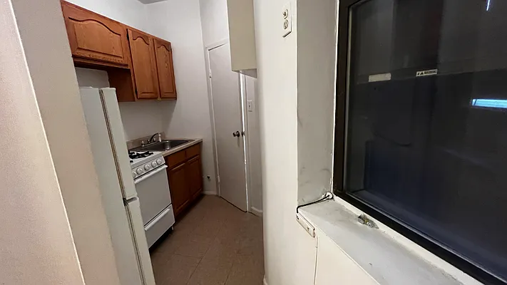 Rented by HOLTON REAL ESTATE INC. | media 12