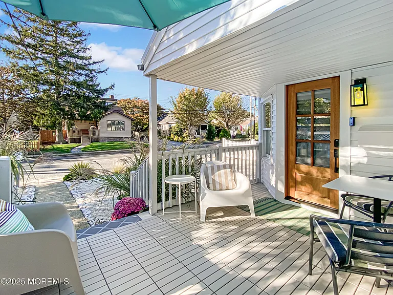 110 Curtis Pl — Photo 6