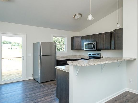 3rd image of 2390 Whitestone Dr