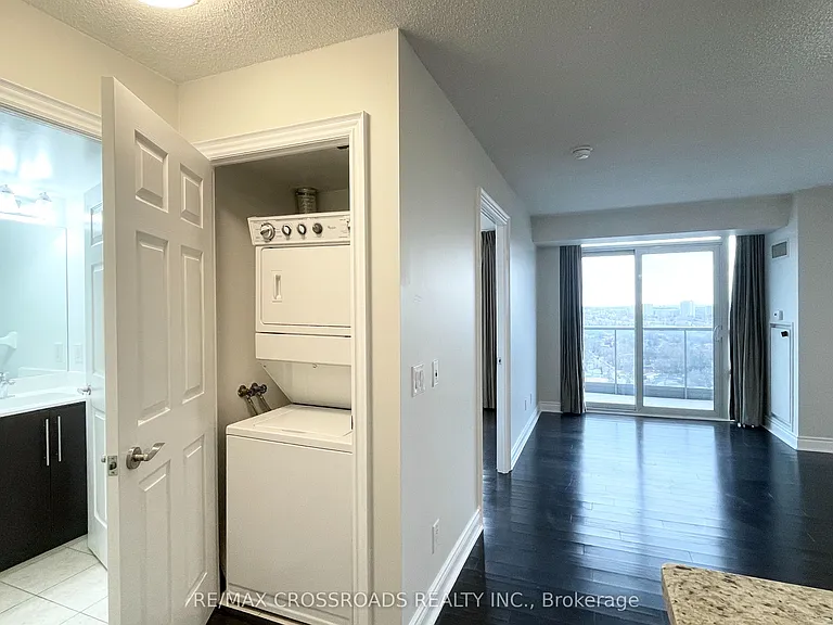 25 Greenview Ave #2028 — Photo 10