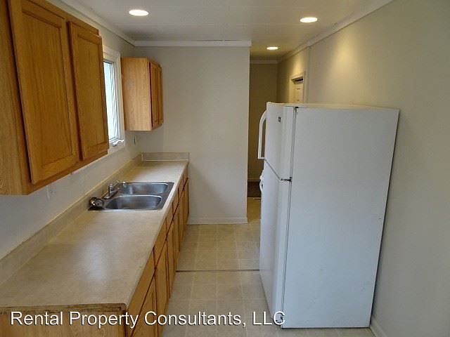 1st image of 1645 Coit Ave NE #2