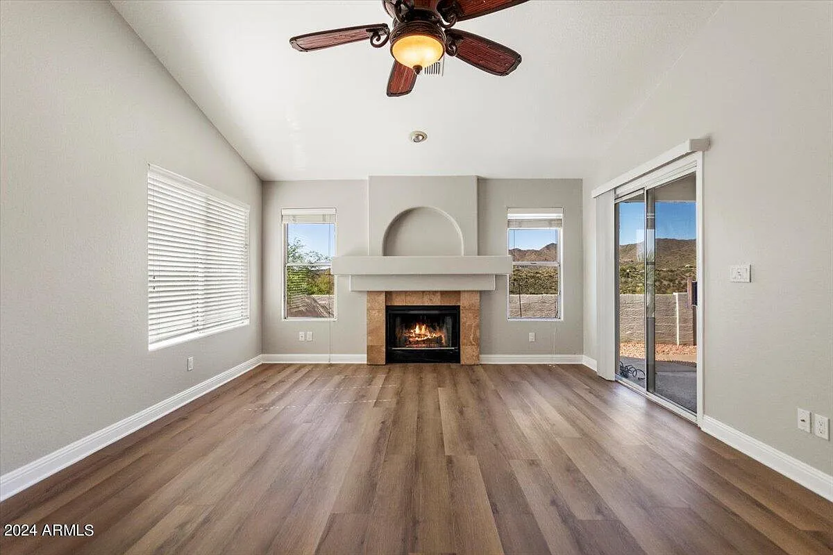 3 bed, 2.5 bath, 1829 sqft, $3,000 — Photo 4