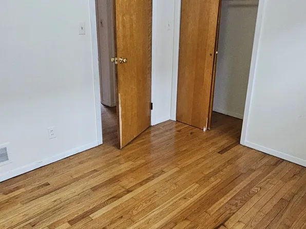 502 Avenue East image 24 of 28