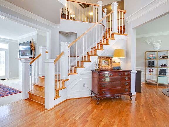 2nd image of 12121 Manor Park Dr