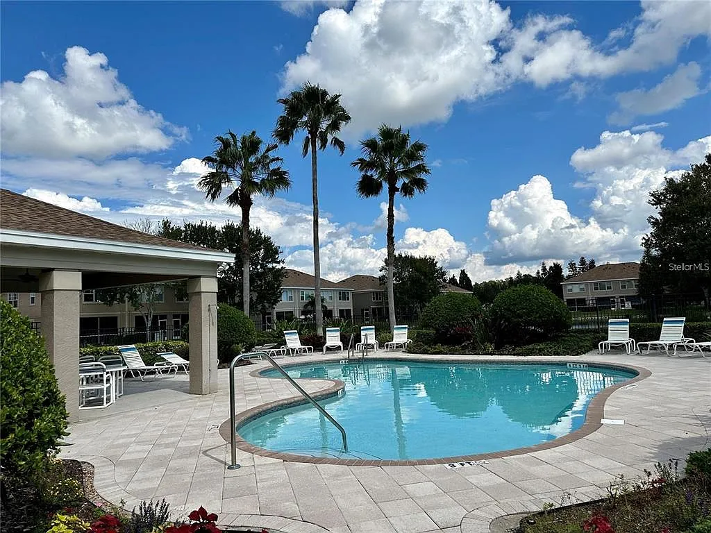 3 bed, 2.0 bath, 1740 sqft, $2,650 — Photo 2