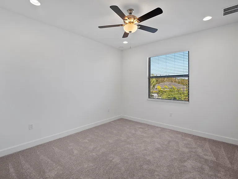 20800 Thistle Leaf Ln — Photo 31