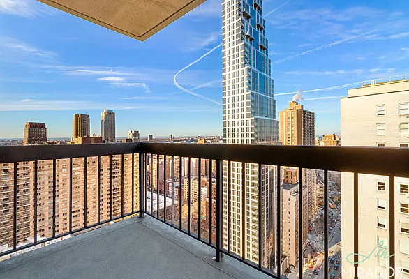 Rented by Mirador Real Estate | media 3