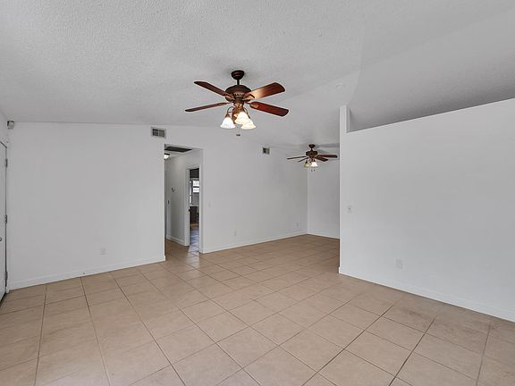 4th image of 2901 SW Ventura Street