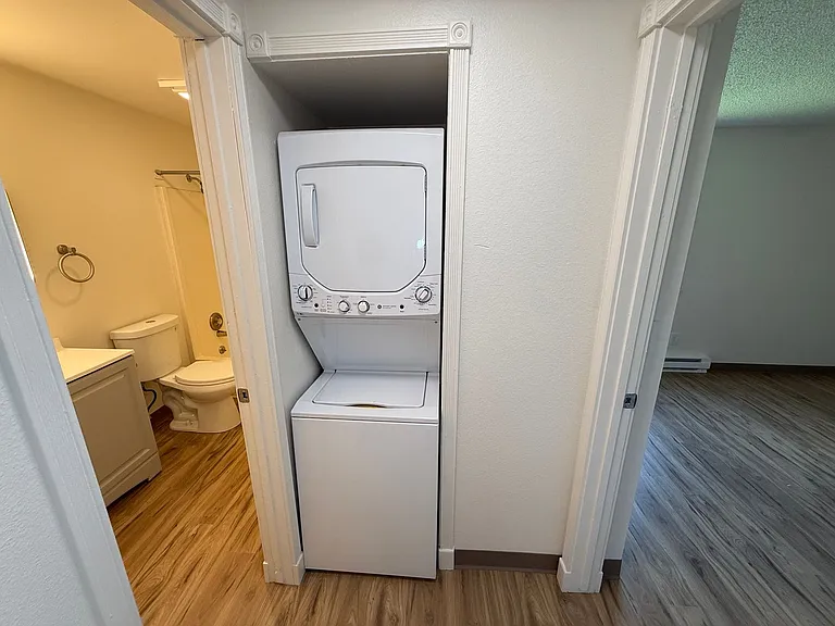 Ironwood Court Apartments — Photo 11