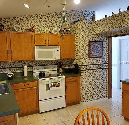5th image of 17402 Woodcrest Way