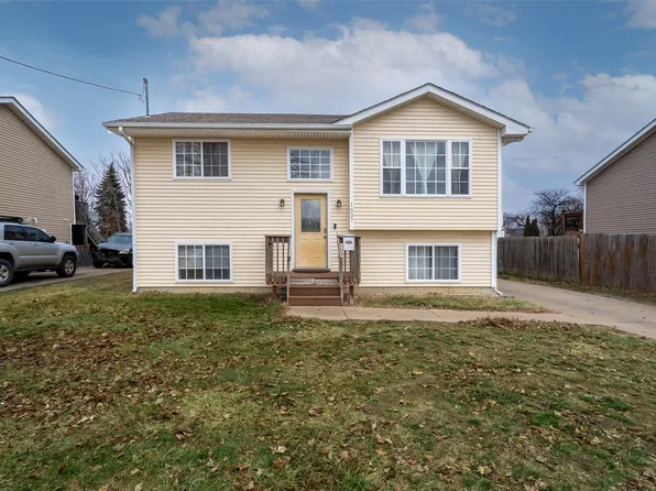 1527 De Wolf St, Des Moines, IA 50316