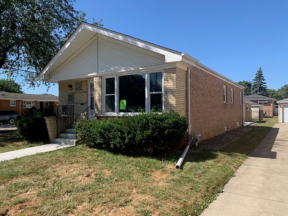 4th image of 8858 S Francisco Ave