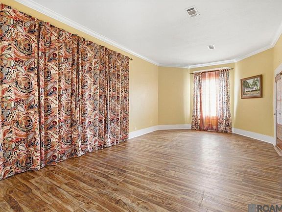 5th image of 207 N Myrtle St