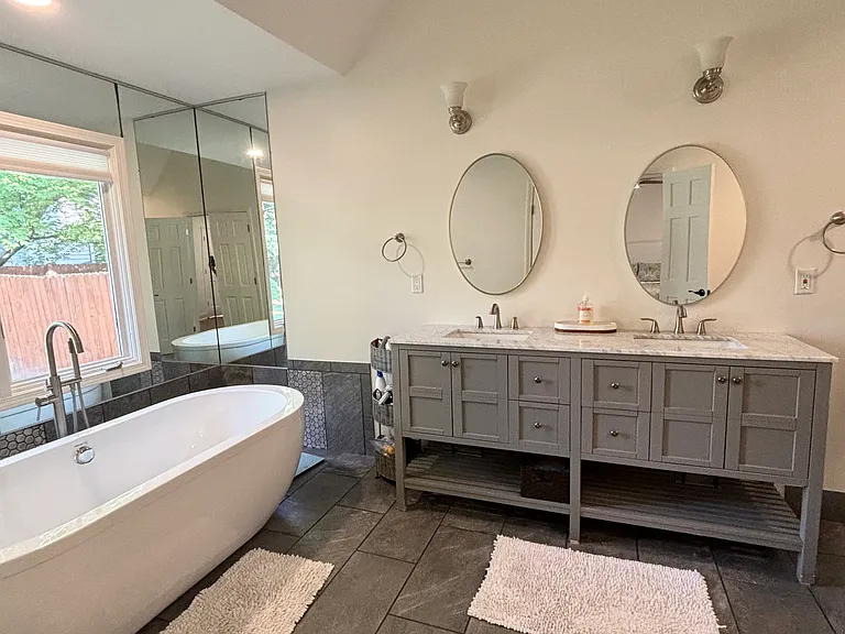 6035 Whitegate Xing — Photo 13
