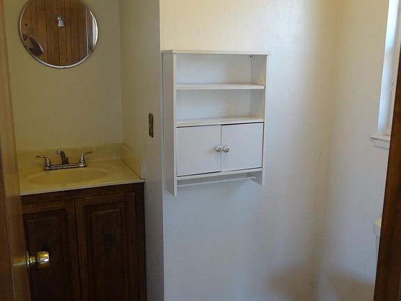 3rd image of 4511 Cabello St