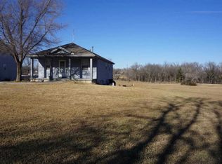 1106 W Main St, Herington, KS 67449