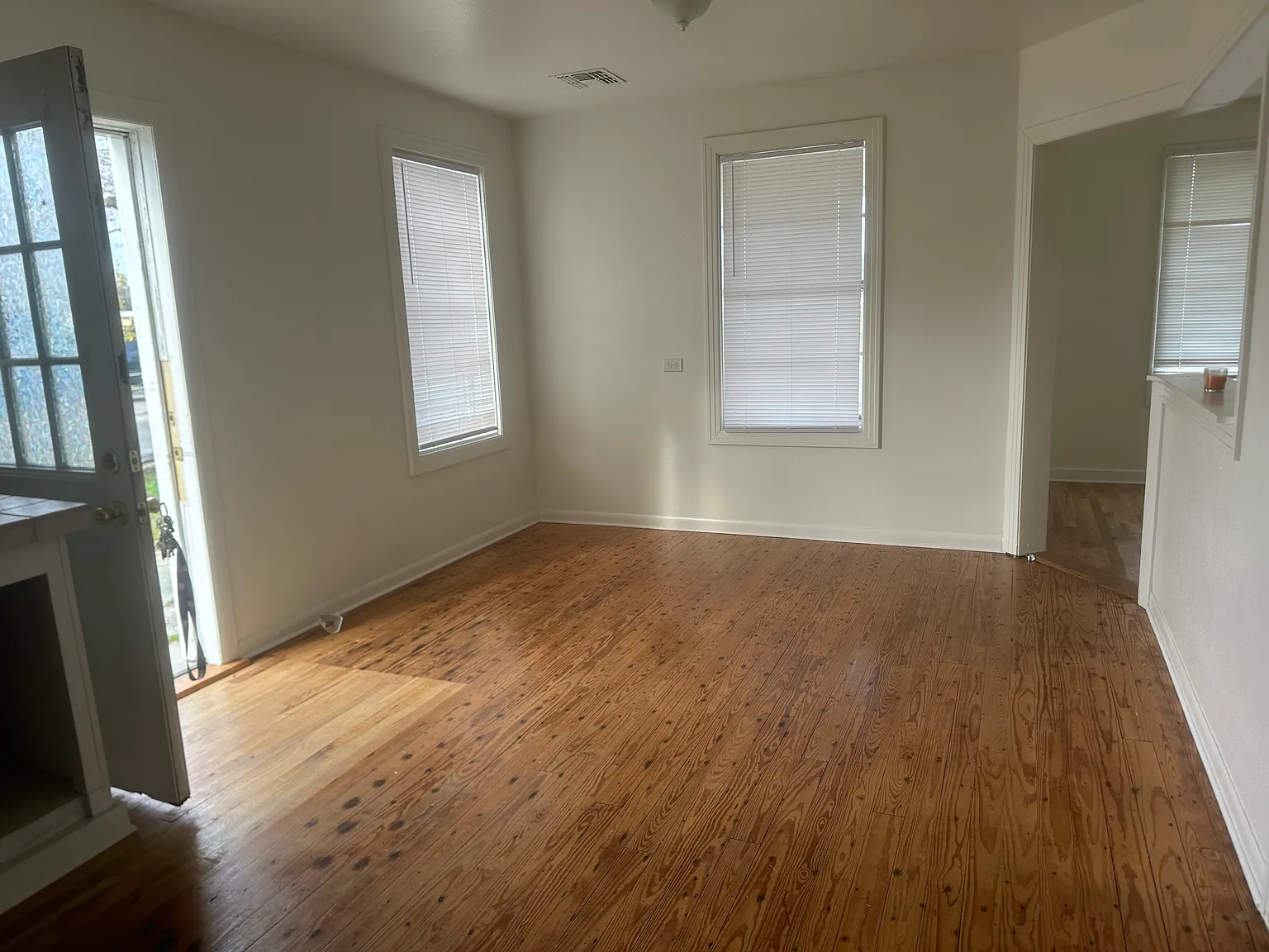 2 bed, 1.5 bath, 1100 sqft, $1,200 — Photo 3