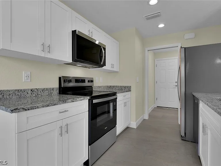 2601 48th St W — Photo 6