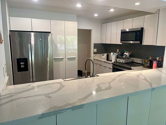 5th image of 1015 Maunanani St