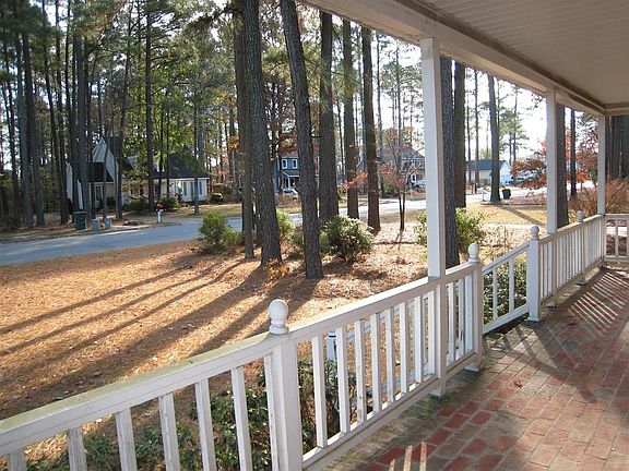 3rd image of 204 S Baywood Ln