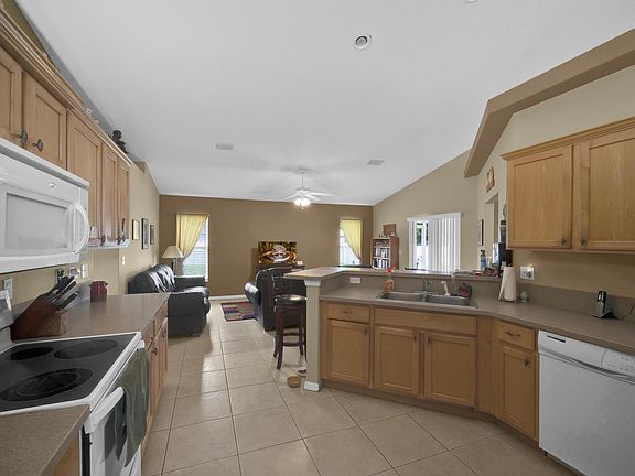 5th image of 441 NW Placid Avenue