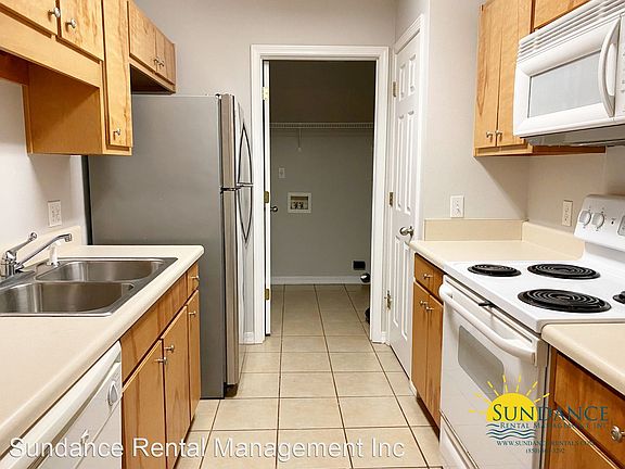 3rd image of 2154 Whispering Pines Blvd Unit 8