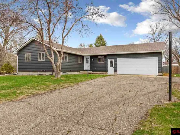 15 Cora Ct, Mankato, MN 56001