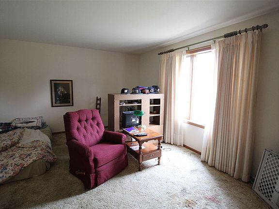 5th image of 2319 N Sumac Dr