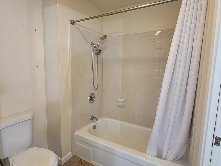 878 Woodside Ln E #2 — Photo 27