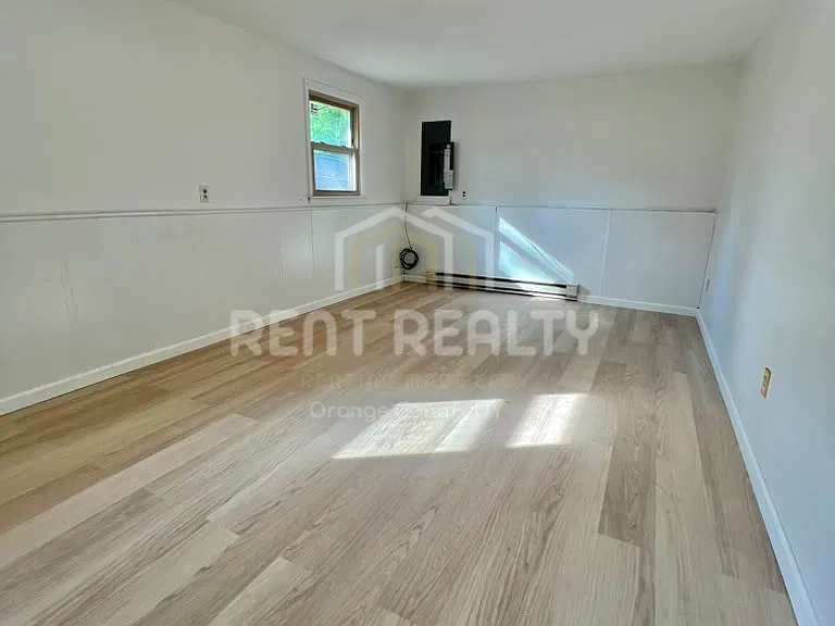 246 Skyline Dr — Photo 4